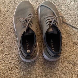 Boys big kid size 3 sperry sneakers never worn